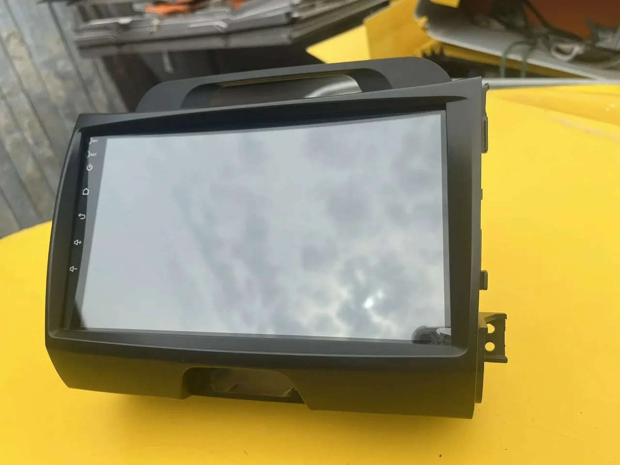 Продам автомагнитолу Teyes CC3L Android 4/32гб 9" + переходная