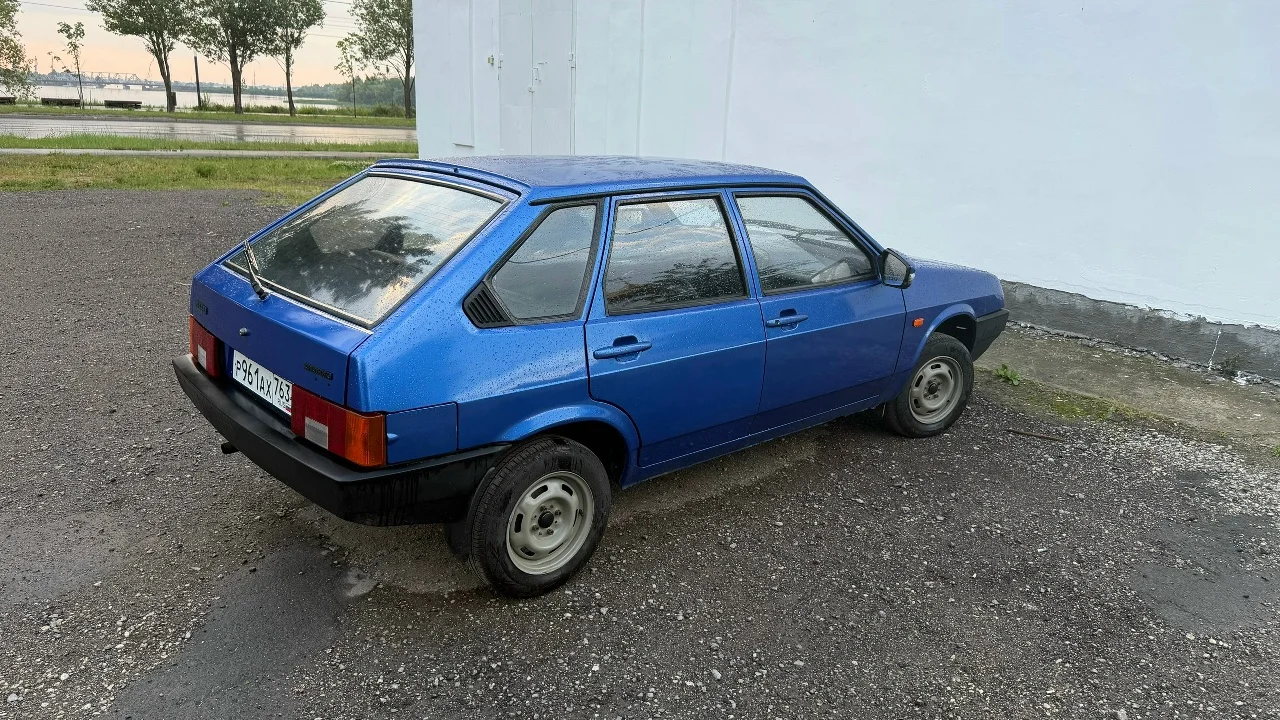 В продаже 2109 1990 года на инжекторе