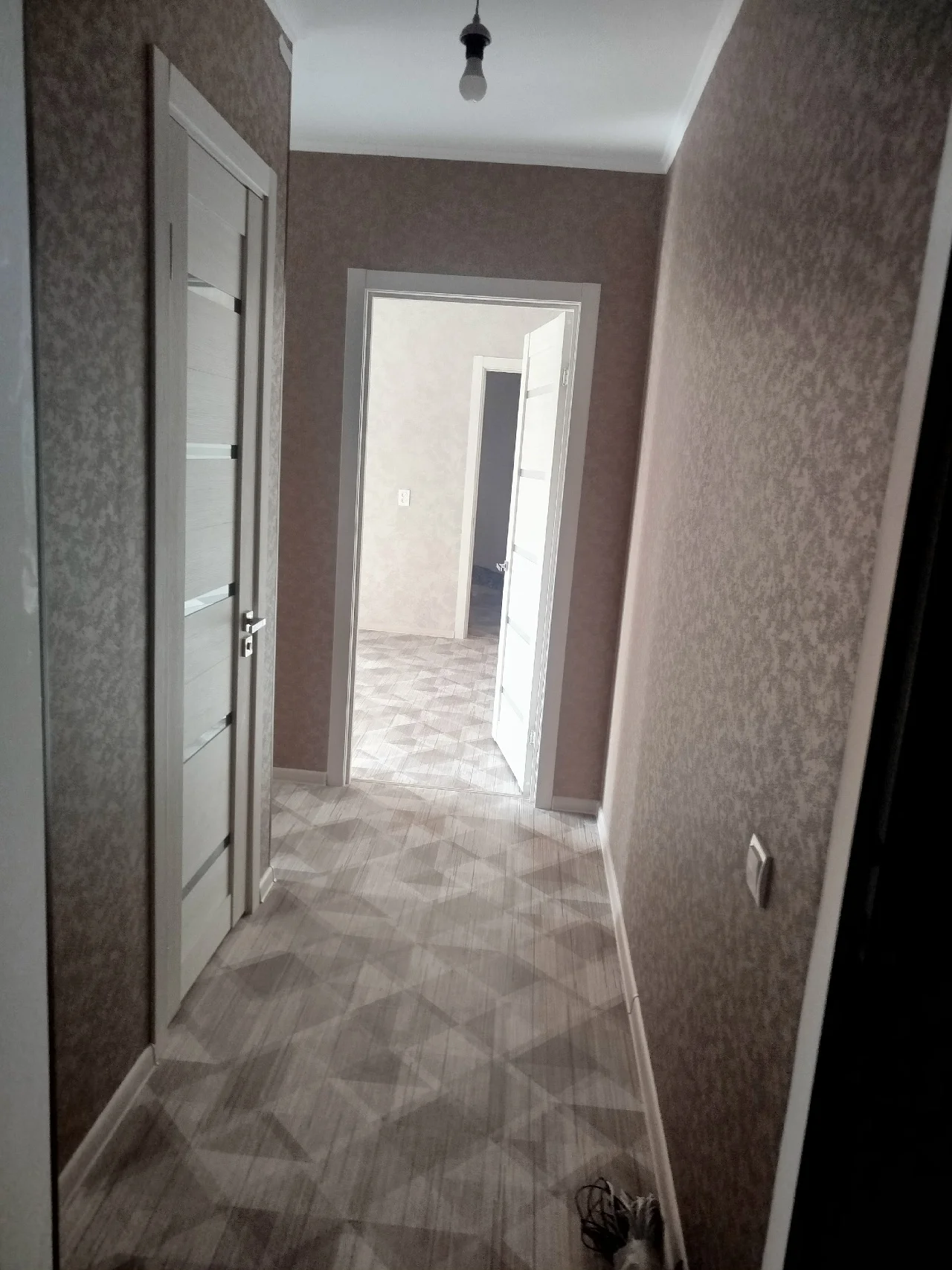 Продаю 2-х комнатную квартиру в центре