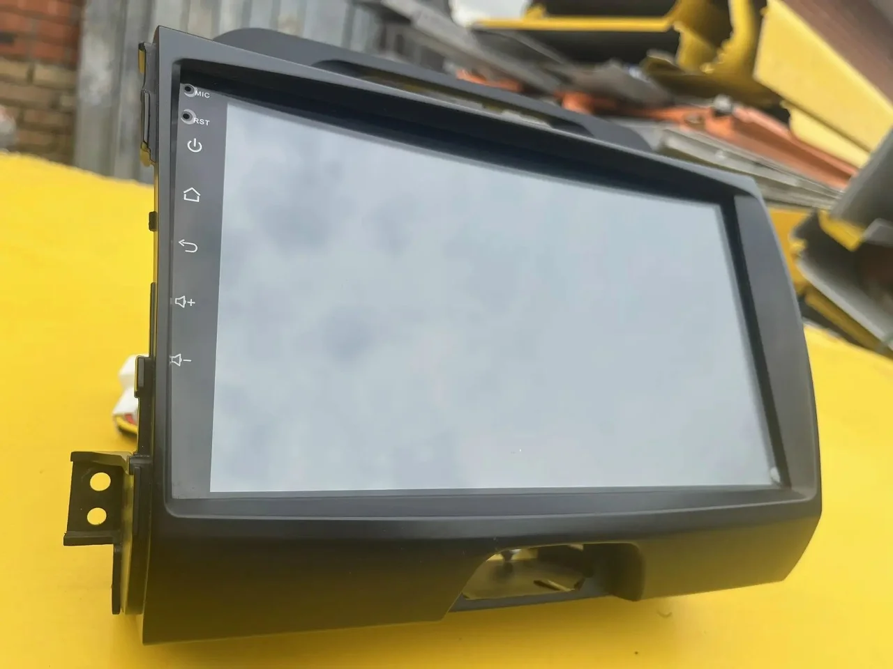Продам автомагнитолу Teyes CC3L Android 4/32гб 9" + переходная