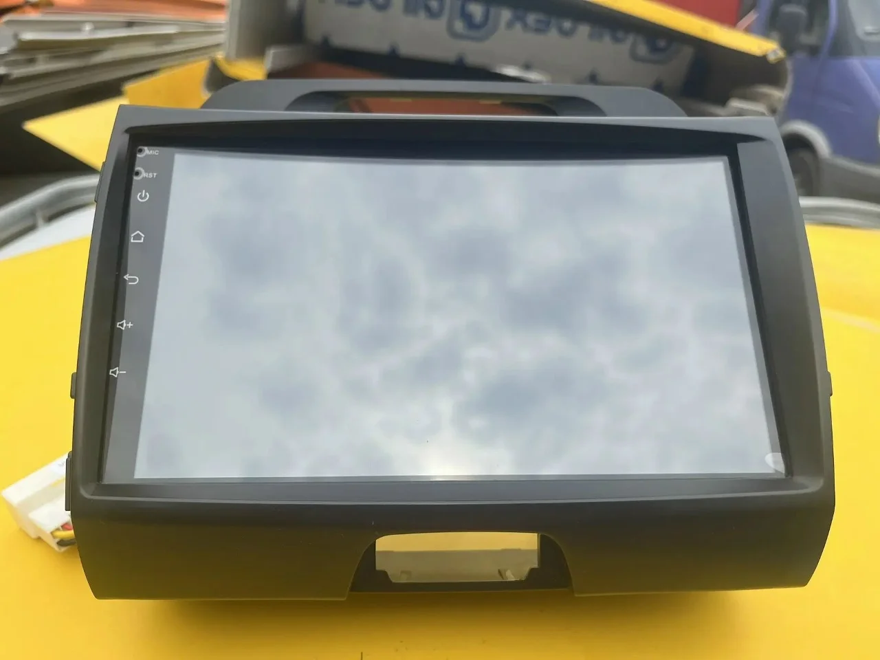 Продам автомагнитолу Teyes CC3L Android 4/32гб 9" + переходная