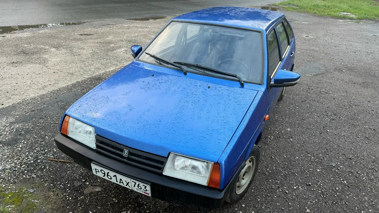 В продаже 2109 1990 года на инжекторе