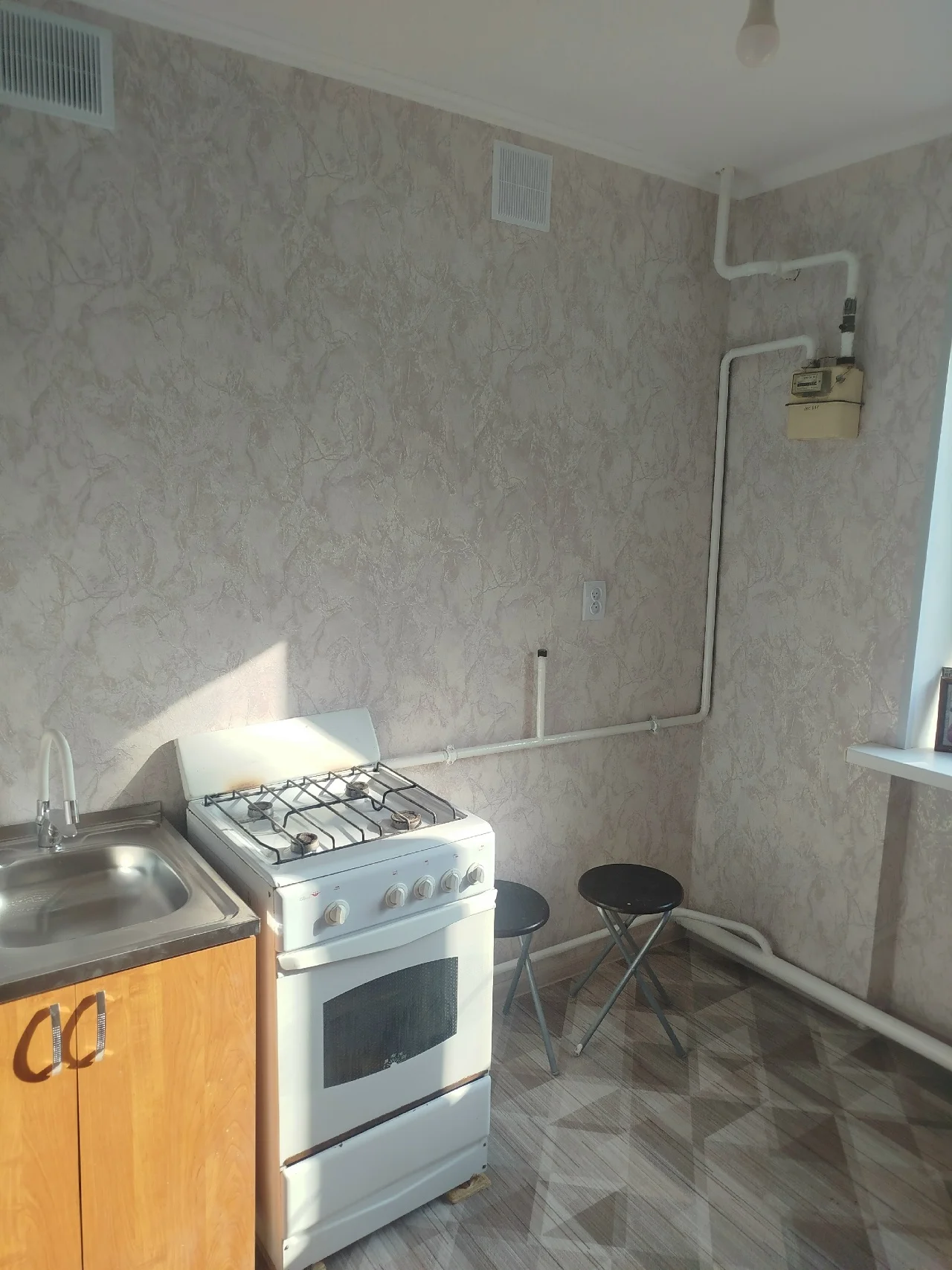 Продаю 2-х комнатную квартиру в центре