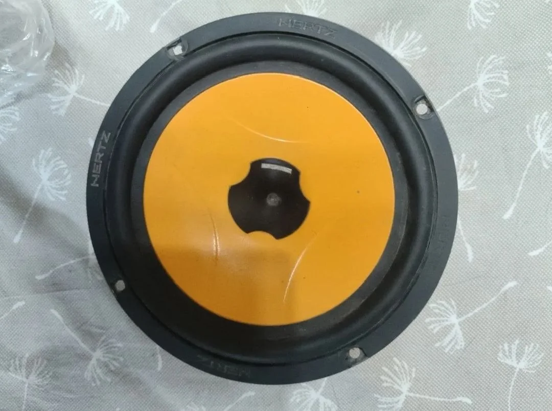 Продам динамики Hertz Ev165