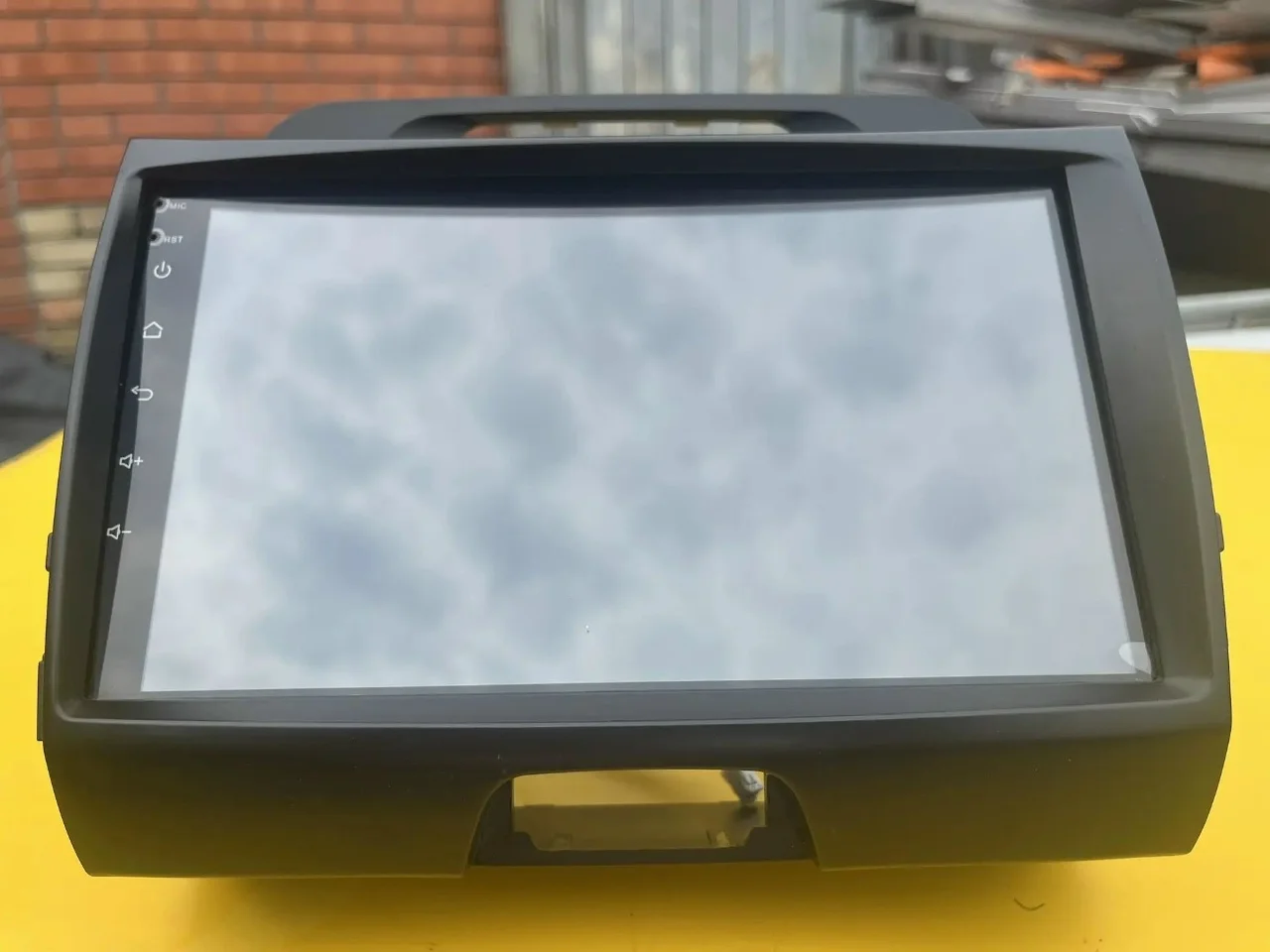Продам автомагнитолу Teyes CC3L Android 4/32гб 9" + переходная