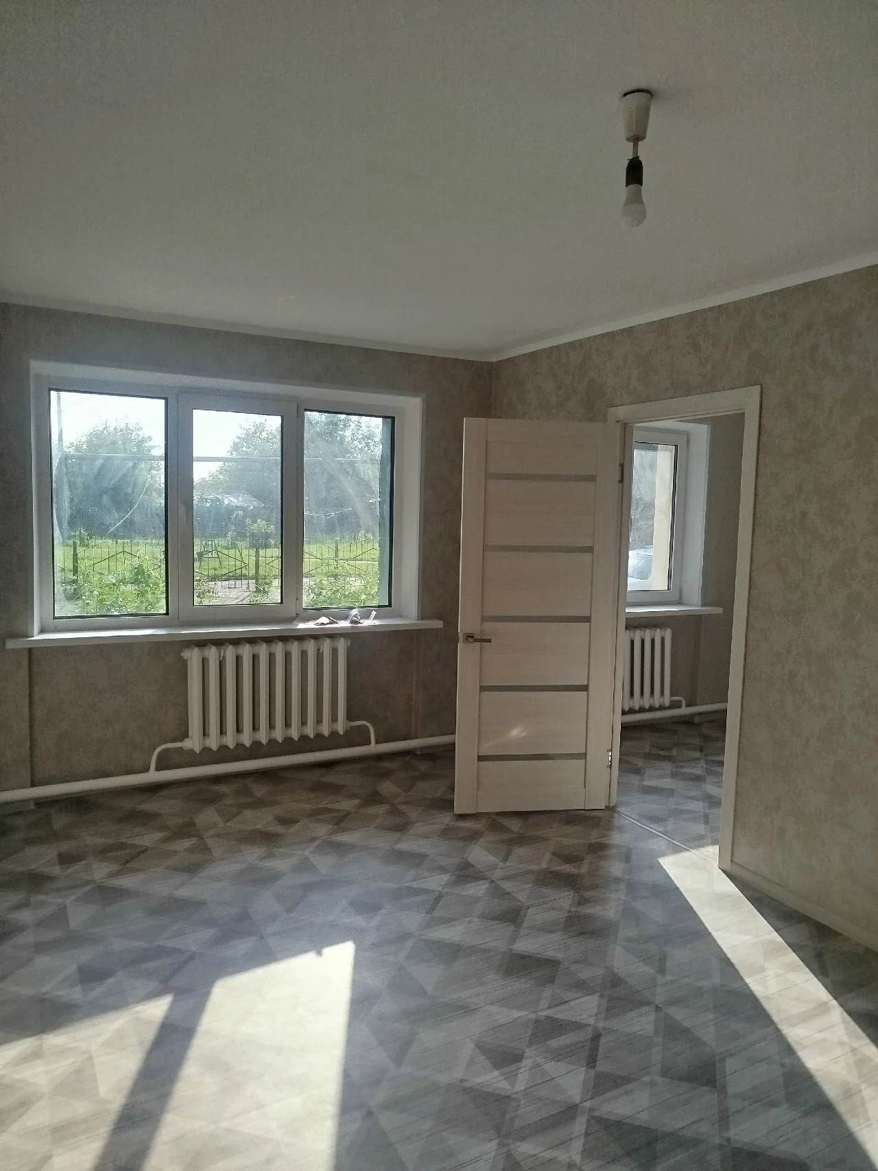 Продаю 2-х комнатную квартиру в центре