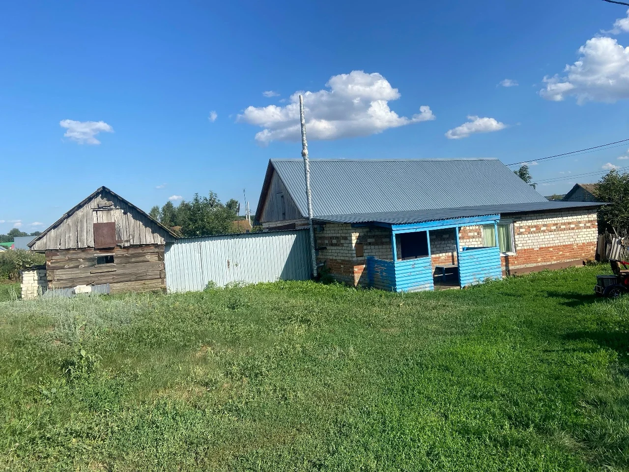 Продается дом с приусадебным участком