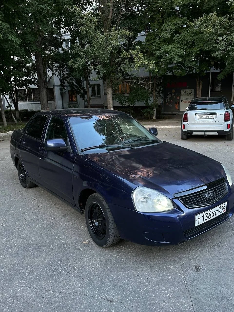 В продаже лада приора 2011 года с рабочим кондером