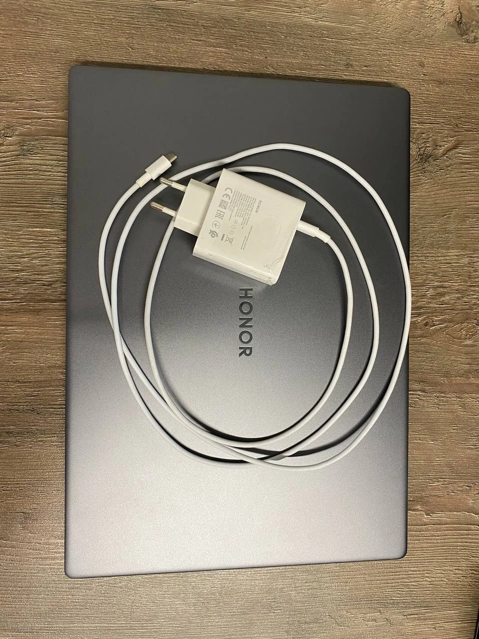 Продам ноутбук HONOR MagicBook 16