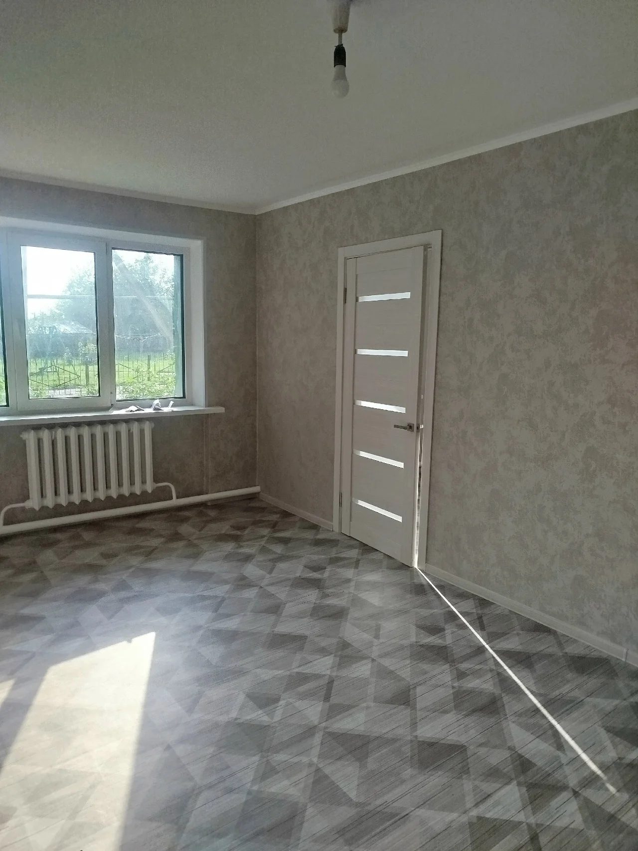 Продаю 2-х комнатную квартиру в центре