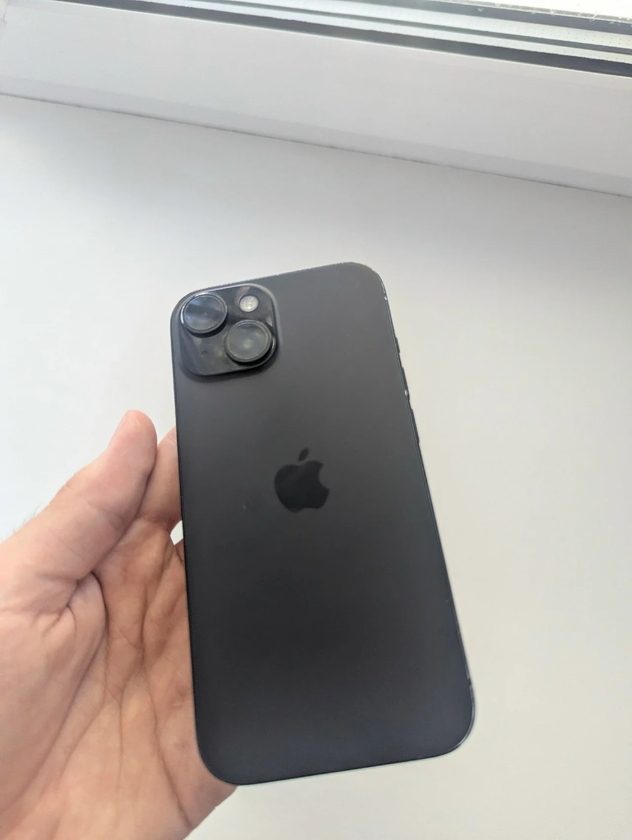 Продам iphone 15 128гб