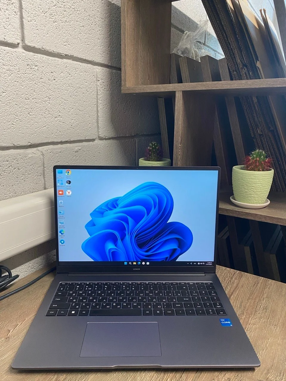 Продам ноутбук HONOR MagicBook 16