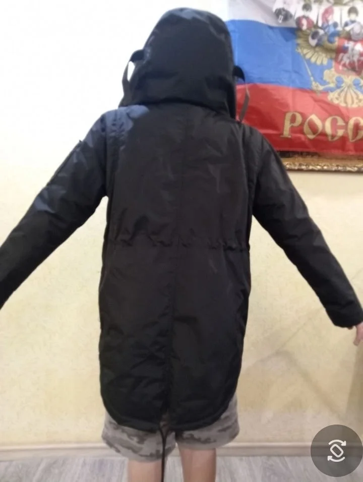 Продам демисезонную куртку на мальчика