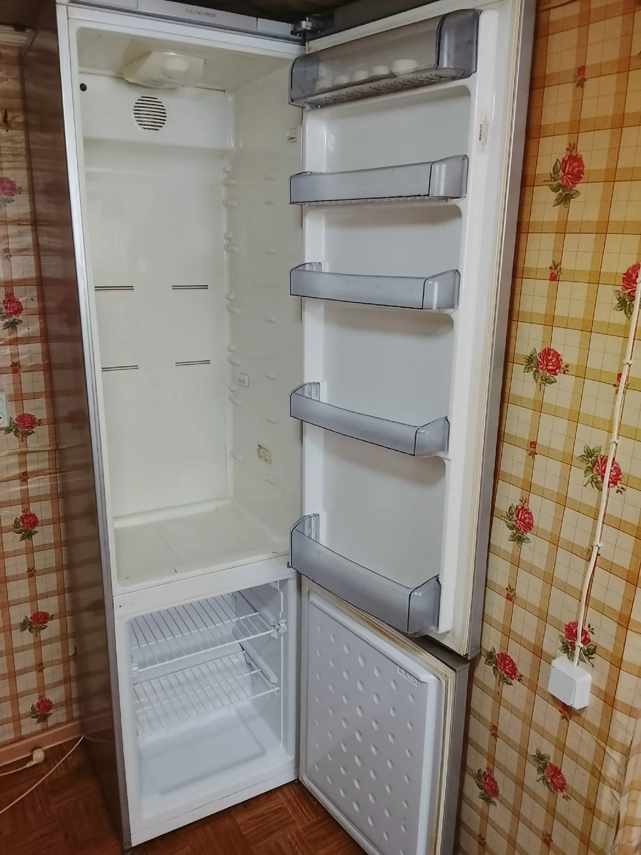Продам холодильник Beko