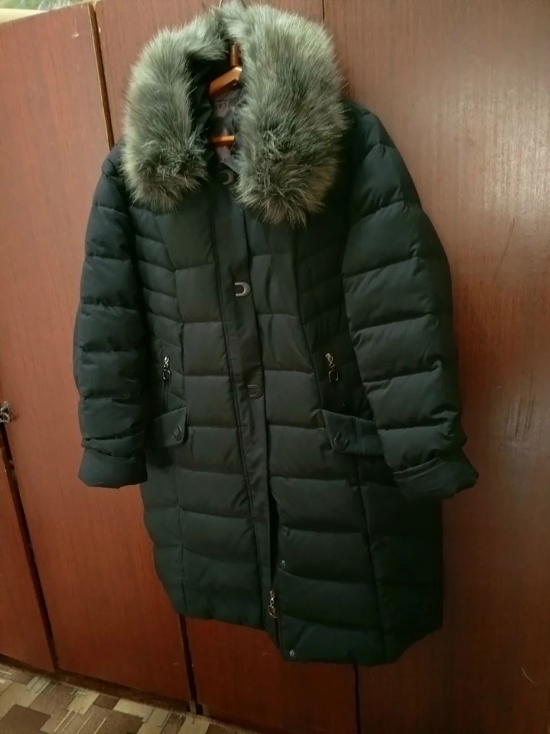Продам зимний пуховик