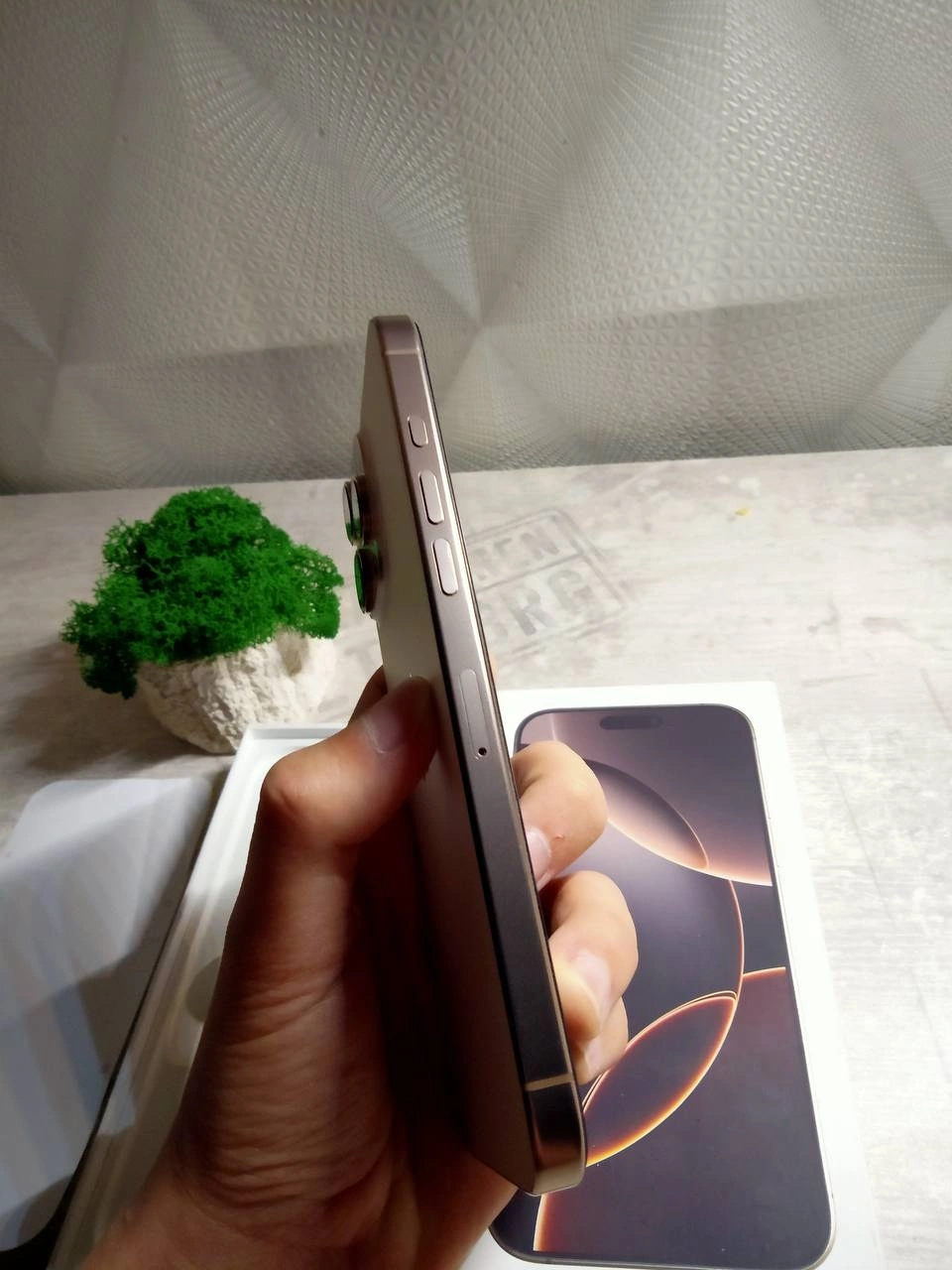 Продам iPhone 16 pro max