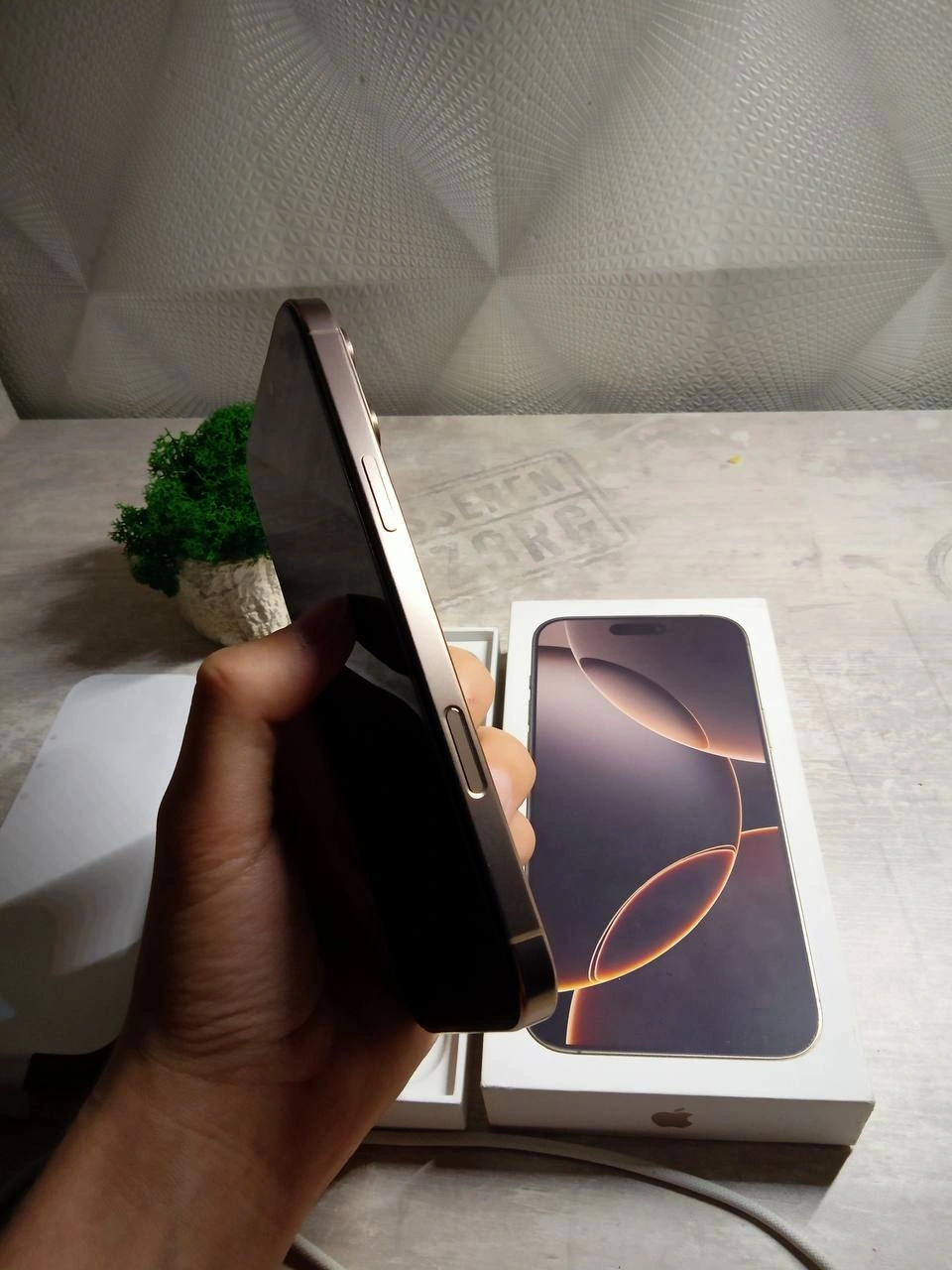 Продам iPhone 16 pro max